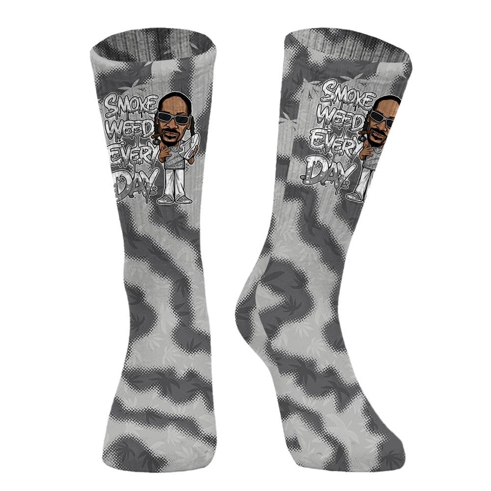 Sock To Match Retro Wet Cement 4s - Smoking Every Day Graphic Weeding Art