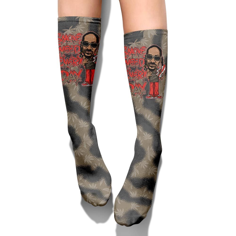 Sock To Match Olive 9s - Smoking Every Day Graphic Weeding Art